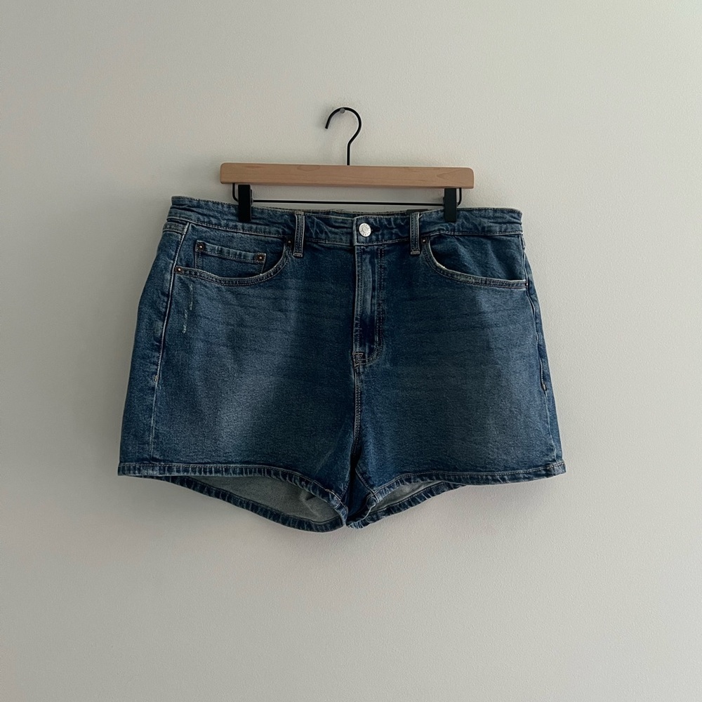 Torrid 3.5"' Relaxed High-Rise Short Size 18